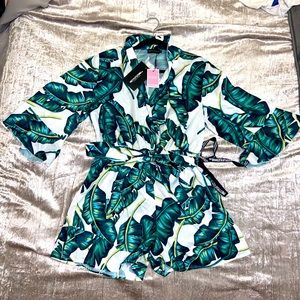 TROPICAL PRINT ROMPER (PRETTYLITTLETHING)